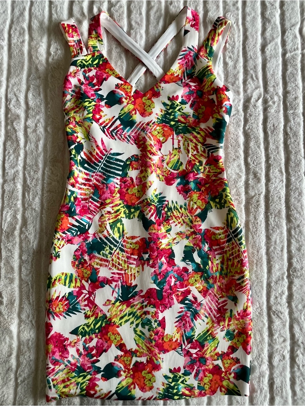 GUESS Tropical Floral Cross-Back Bodycon Dress V-Neck US 10 ✨EUC - Picture 16 of 16